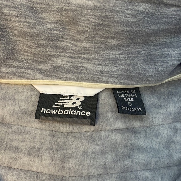 NWT New Balance lightweight jacket - Picture 2 of 4